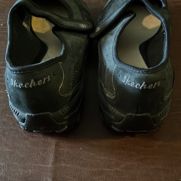 Sketchers Velcro strap sneakers. Barely worn - Picture 3 of 3